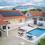 Gasthuis House Mellifera 4*