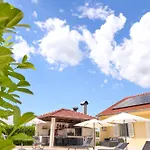 House Mellifera 4*