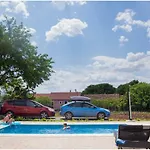 House Mellifera Guest house 4*