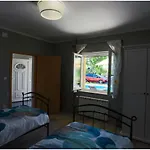 House Mellifera Guest house