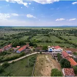 House Mellifera 4*