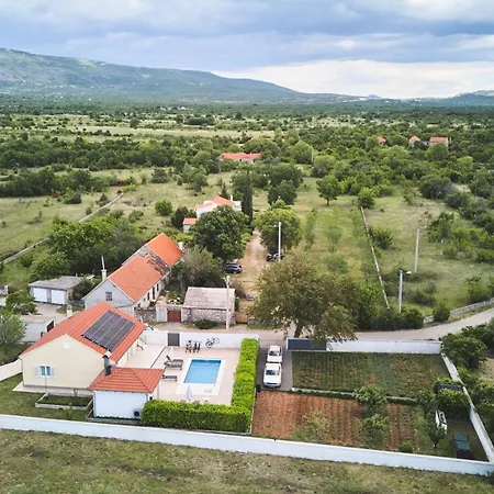 Guest house House Mellifera