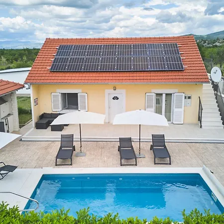 Πανσιόν House Mellifera 4*