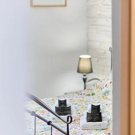 House Mellifera Πανσιόν 4*