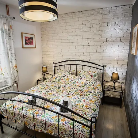 House Mellifera Guest house Razvode