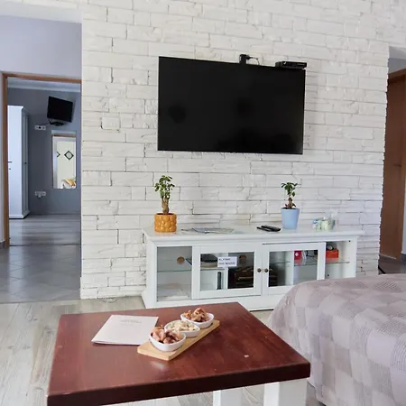 House Mellifera 4* Razvode