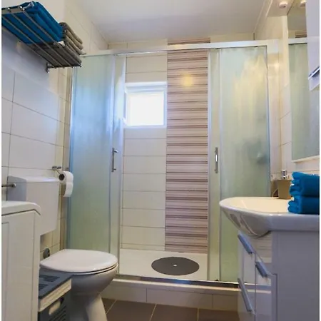 House Mellifera 4* Razvode