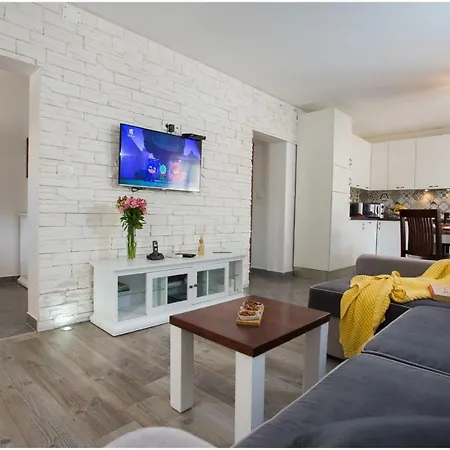 House Mellifera 4* Razvode