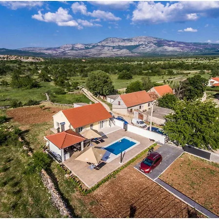 House Mellifera