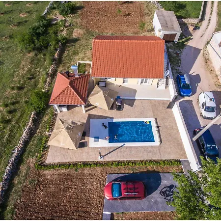 House Mellifera Guest house Razvode