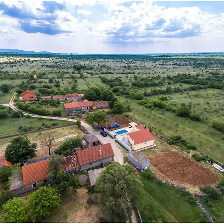 Guest house House Mellifera Razvode