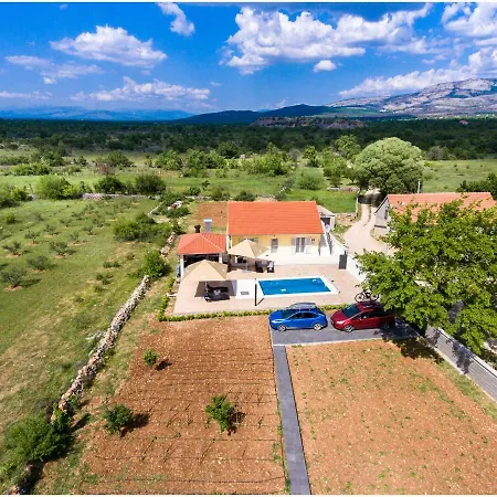 House Mellifera Guest house