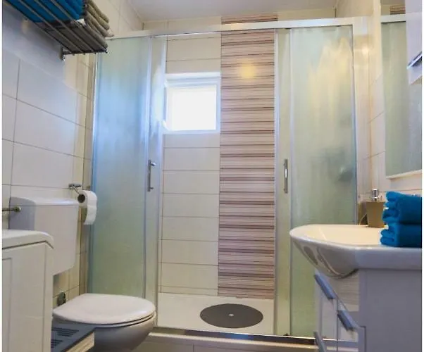 House Mellifera 4* Razvode