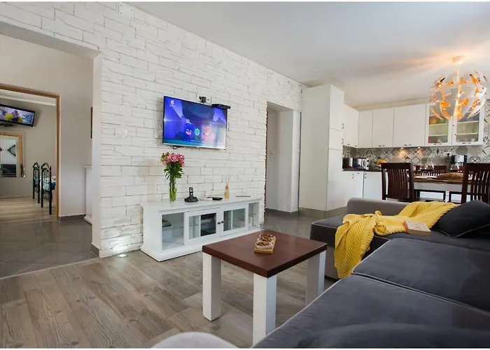 House Mellifera 4* Razvode