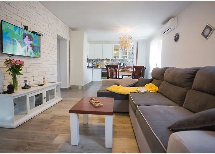 House Mellifera Razvode